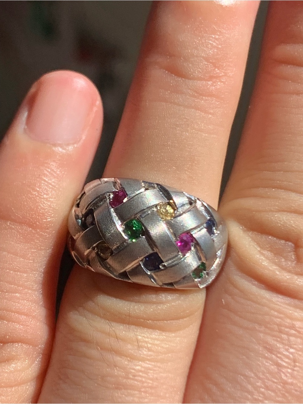 18k Gold ring with Multicolored Gemstones in Woven design - Picture 3 of 9